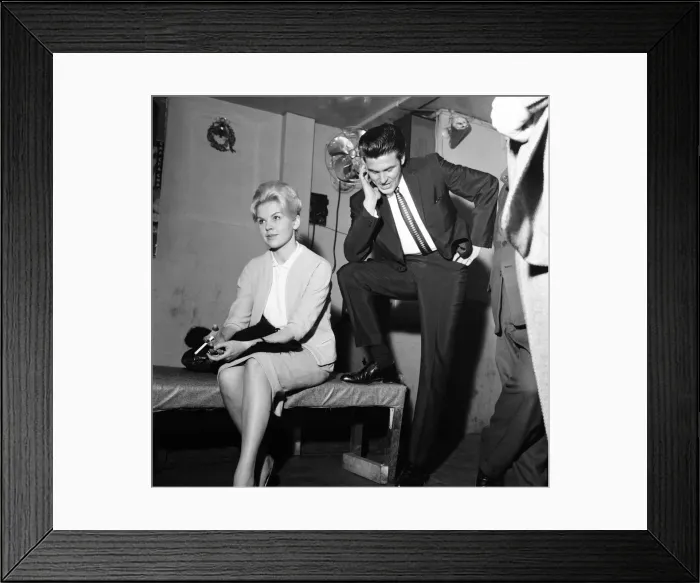 Framed Print : Vince Taylor, Roll & Roll Singer, and wife Perrin Lewis, 3rd January 1961 Framed Print : Vince Taylor, Roll & Roll Singer, and wife Perrin Lewis, 3rd January 1961