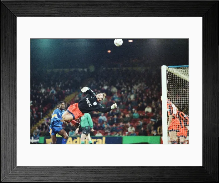Framed Print : Wimbledon 1-3 Everton, League match at Selhurst Park, Tuesday 26th January 1993 Framed Print : Wimbledon 1-3 Everton, League match at Selhurst Park, Tuesday 26th January 1993