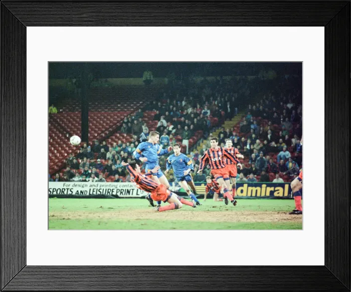 Framed Print : Wimbledon 1-3 Everton, League match at Selhurst Park, Tuesday 26th January 1993