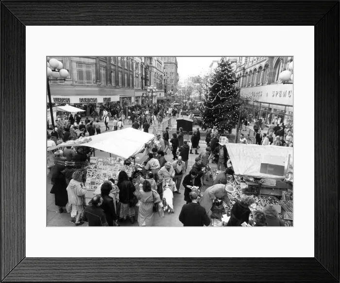 Framed Print : Christmas Shoppers, Church Street, Liverpool, 14th December 1987
