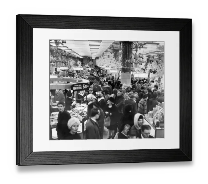 Framed Print : Christmas Shoppers at Lewis Department Store, Liverpool, 2nd December 1966