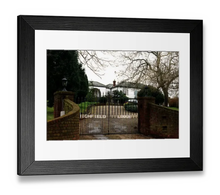 Framed Print : Gillian Taylforth TV Eastenders star and Geoff Knights home in Nazeing Essex dbase