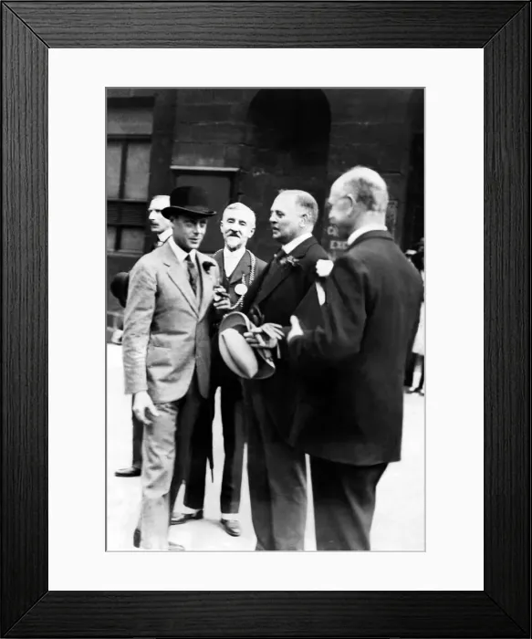 Framed Print : King Edward VIII - Abdicated 10 December 1936 then became the Duke of Windsor Framed Print : King Edward VIII - Abdicated 10 December 1936 then became the Duke of Windsor