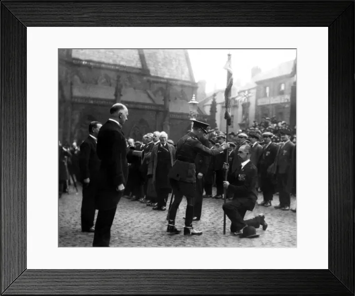 Framed Print : King Edward VIII - Abdicated 10 December 1936 then became the Duke of Windsor Framed Print : King Edward VIII - Abdicated 10 December 1936 then became the Duke of Windsor