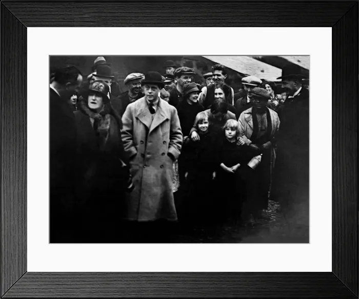 Framed Print : King Edward VIII - Abdicated 10 December 1936 then became the Duke of Windsor Framed Print : King Edward VIII - Abdicated 10 December 1936 then became the Duke of Windsor