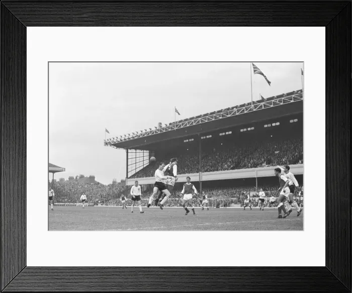 Framed Print : Arsenal 3 v Burnley 2. Old League Division one at Highbury Stadium Framed Print : Arsenal 3 v Burnley 2. Old League Division one at Highbury Stadium