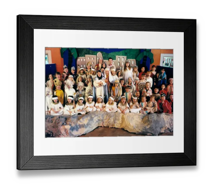 Framed Print : Nativity play at Roberts CP Primary School, Bootle. Mary & Joseph are played by pupils Framed Print : Nativity play at Roberts CP Primary School, Bootle. Mary & Joseph are played by pupils