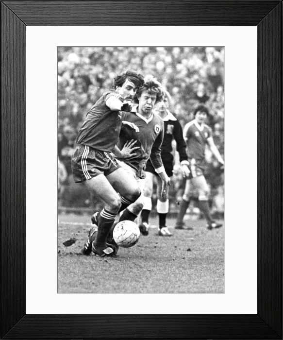 Framed Print : David Hodgson, Middlesbrough F. C. 2 - 1 Everton, 22nd March 1980