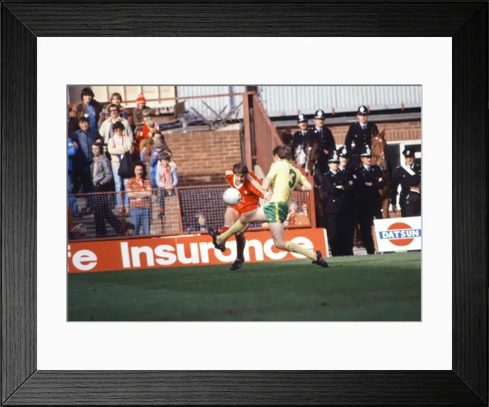 Framed Print : Middlesbrough F. C. v Norwich City, Ayresome Park, Middlesbrough Framed Print : Middlesbrough F. C. v Norwich City, Ayresome Park, Middlesbrough