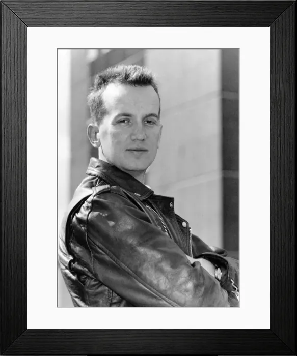 Framed Print : Comedian Frank Skinner who has just returned from the Edinburgh Festival Framed Print : Comedian Frank Skinner who has just returned from the Edinburgh Festival