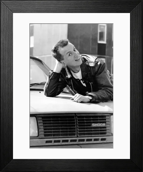 Framed Print : Comedian Frank Skinner who has just returned from the Edinburgh Festival Framed Print : Comedian Frank Skinner who has just returned from the Edinburgh Festival