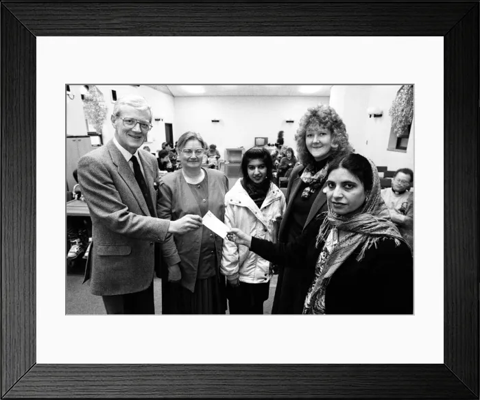 Framed Print : Marsh Adult Education Centre and Training for life, Lockwood present a cheque for £ Framed Print : Marsh Adult Education Centre and Training for life, Lockwood present a cheque for £