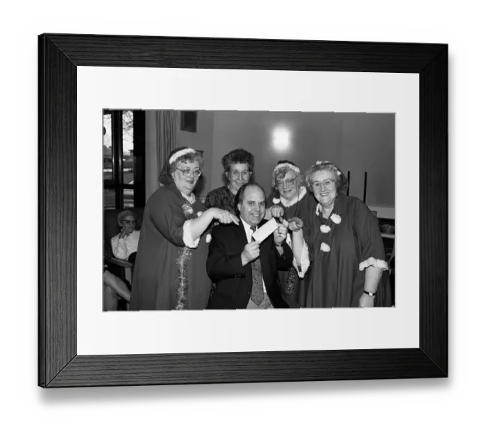 Framed Print : Entertainers from The Midways perform for patients at Kirkwood Hospice, Dalton