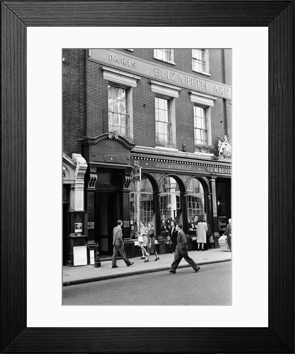 Framed Print : Scenes on Bond Street, central London. October 1947 Framed Print : Scenes on Bond Street, central London. October 1947