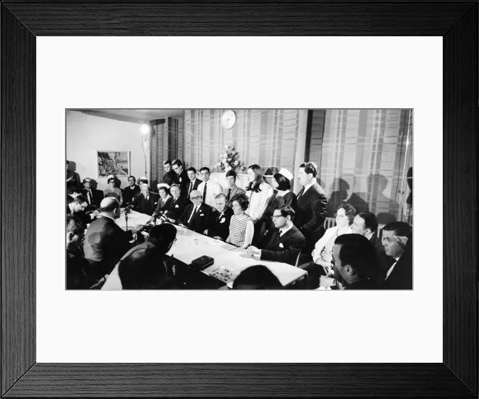 Framed Print : News press conference after Britains first heart transplant was successfully carried Framed Print : News press conference after Britains first heart transplant was successfully carried
