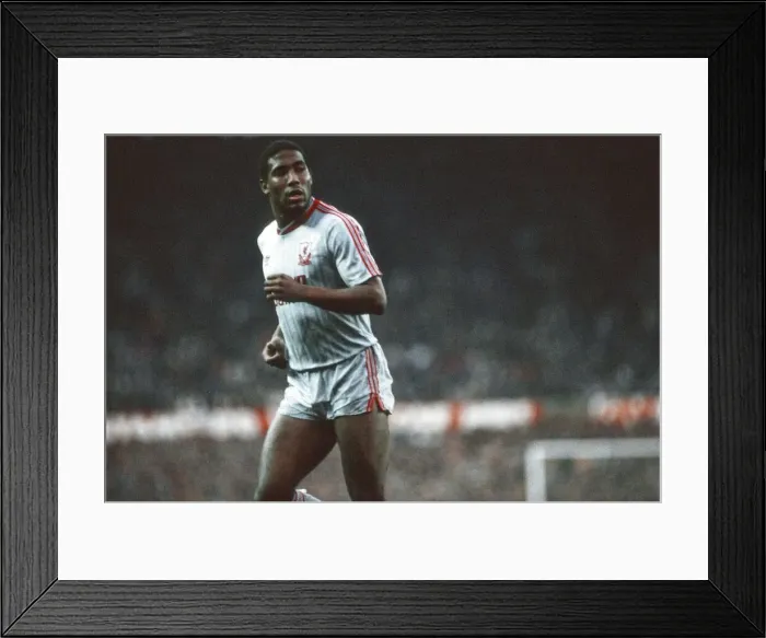 Framed Print : John Barnes playing for Liverpool, Manchester United 1-1 Liverpool Framed Print : John Barnes playing for Liverpool, Manchester United 1-1 Liverpool