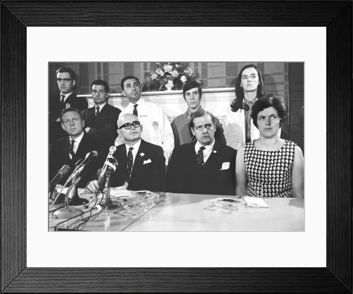 Framed Print : News press conference after Britains first heart transplant was successfully carried Framed Print : News press conference after Britains first heart transplant was successfully carried