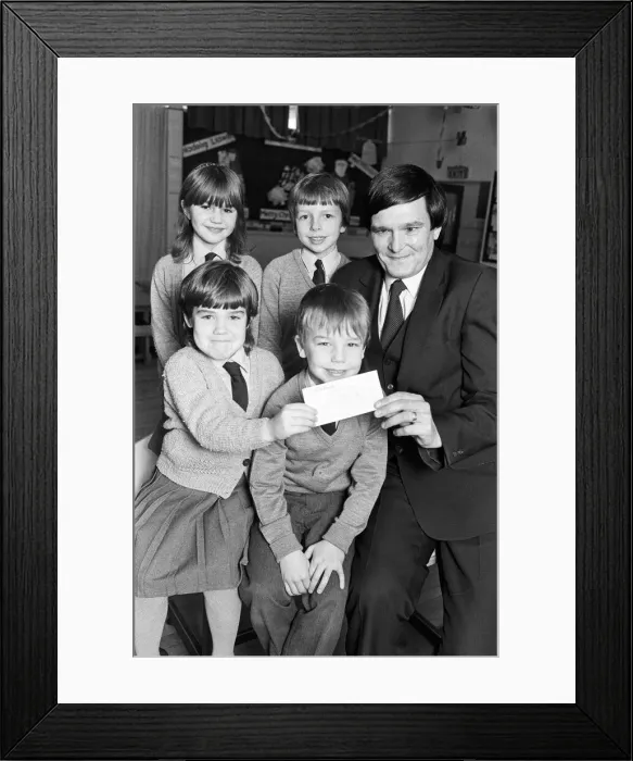 Framed Print : Lepton C of E Church school pupils present cheque for 127 to RNIB appeals organiser Framed Print : Lepton C of E Church school pupils present cheque for 127 to RNIB appeals organiser