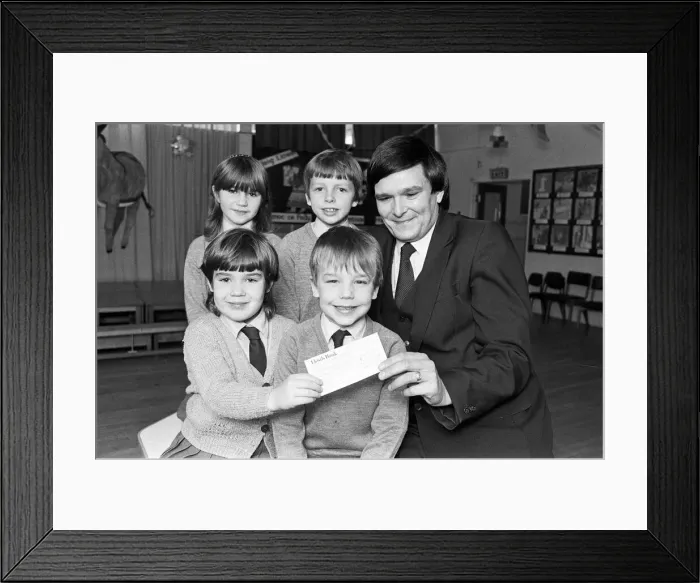 Framed Print : Lepton C of E Church school pupils present cheque for 127 to RNIB appeals organiser Framed Print : Lepton C of E Church school pupils present cheque for 127 to RNIB appeals organiser