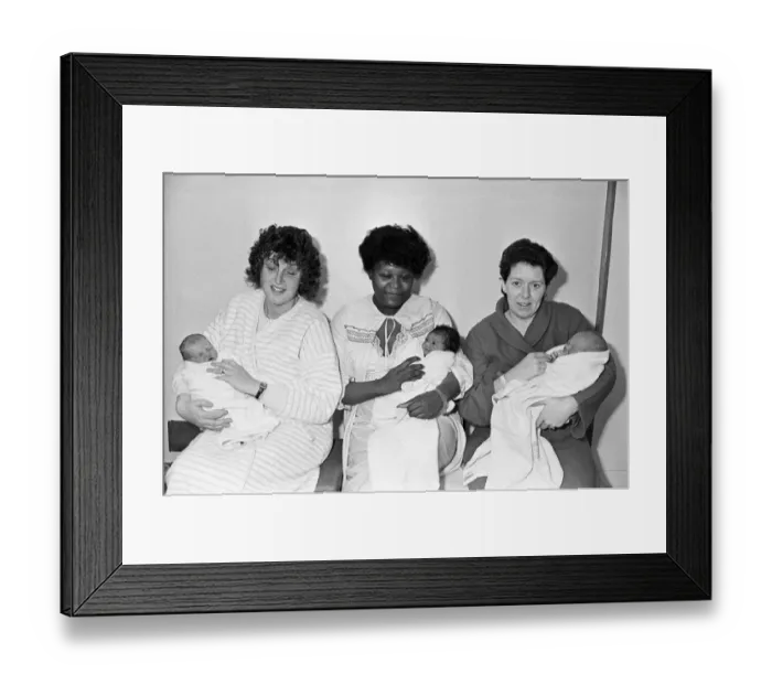 Framed Print : Christmas Day babies at Huddersfield Royal Infirmary (l-r Framed Print : Christmas Day babies at Huddersfield Royal Infirmary (l-r
