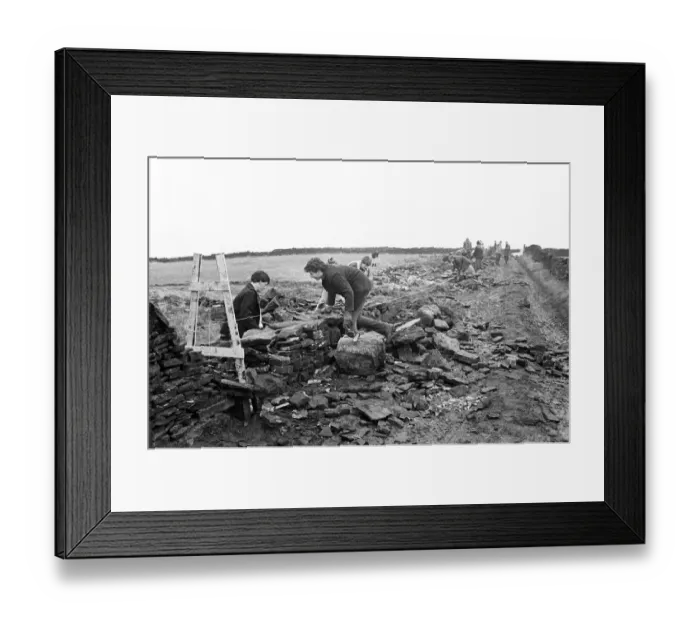 Framed Print : Colne Valley school children dry stone walling at Delves Moor Farm, Slaithwaite Framed Print : Colne Valley school children dry stone walling at Delves Moor Farm, Slaithwaite