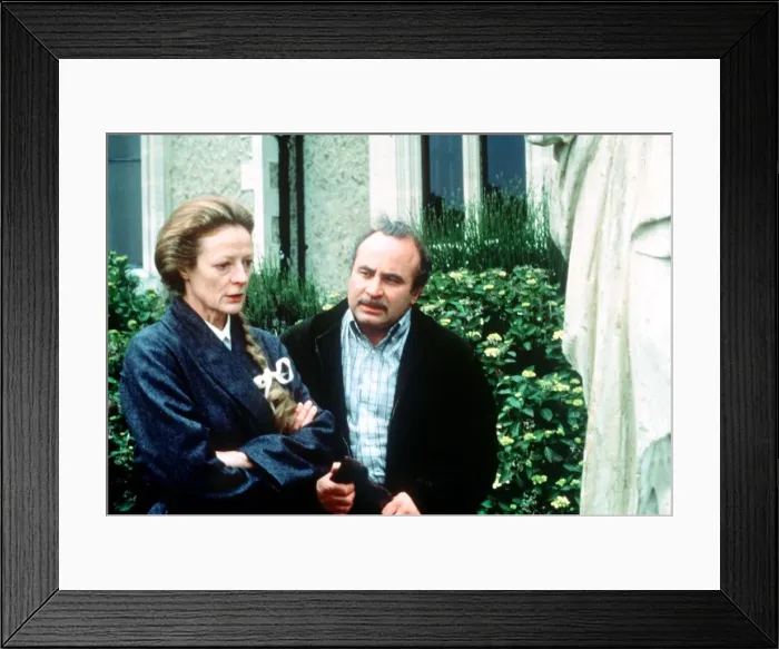 Framed Print : Maggie Smith actress with Bob Hoskins Dbase MSi Framed Print : Maggie Smith actress with Bob Hoskins Dbase MSi