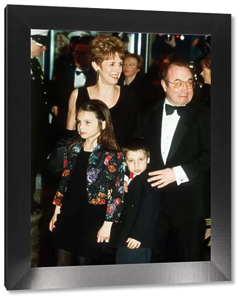 Bob Hoskins Film  /  Actor with his wife and children at the Premier of Hook Dbase MSI