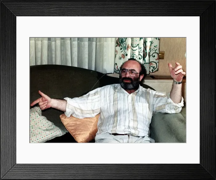 Framed Print : Bob Hoskins Actor DBase Framed Print : Bob Hoskins Actor DBase