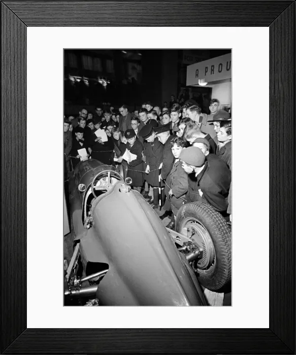 Framed Print : School boys at the 1948 Model Engineer Exhibition at Seymour Hall, London Framed Print : School boys at the 1948 Model Engineer Exhibition at Seymour Hall, London