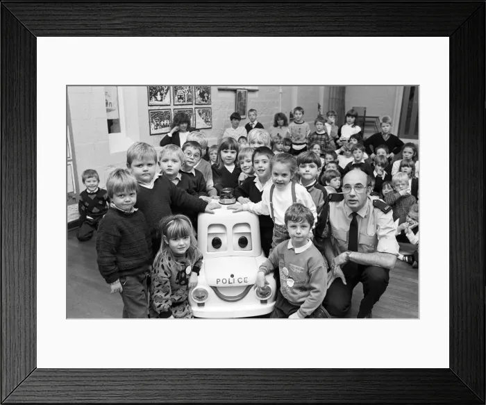 Framed Print : Percy the Police car visits Kayes First School, Clayton West with PC John Bryce Framed Print : Percy the Police car visits Kayes First School, Clayton West with PC John Bryce