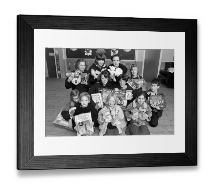 Framed Print : Crosland Hill Methodist Church collecting toys for Examiner Christmas Toy appeal