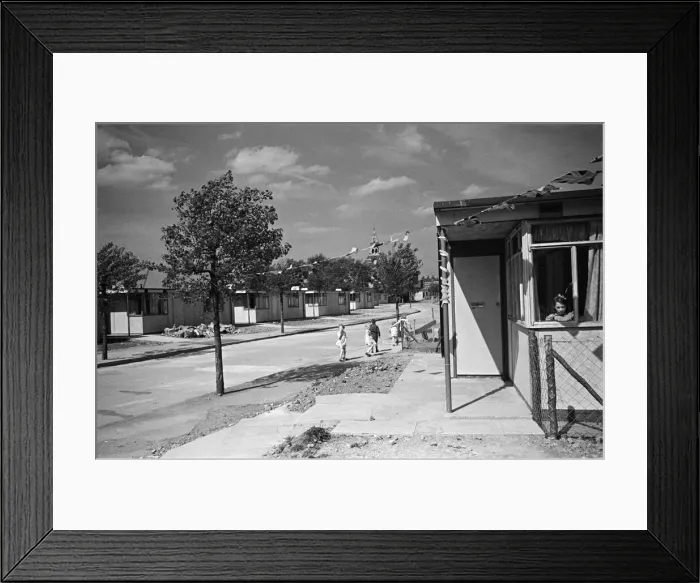 Framed Print : Dockland Houses, Isle of Dogs. Families set up home in pre-fabricated houses, Circa 1946 Framed Print : Dockland Houses, Isle of Dogs. Families set up home in pre-fabricated houses, Circa 1946
