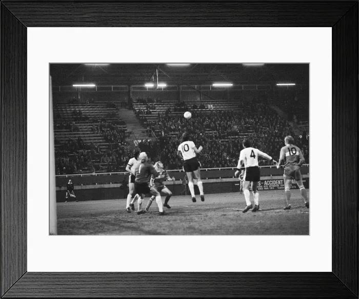 Framed Print : Fulham 0-0 Middlesbrough, Anglo Scottish Cup Final, 2nd Leg at Craven Cottage Framed Print : Fulham 0-0 Middlesbrough, Anglo Scottish Cup Final, 2nd Leg at Craven Cottage