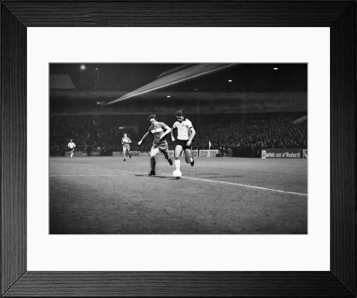 Framed Print : Fulham 0-0 Middlesbrough, Anglo Scottish Cup Final, 2nd Leg at Craven Cottage Framed Print : Fulham 0-0 Middlesbrough, Anglo Scottish Cup Final, 2nd Leg at Craven Cottage