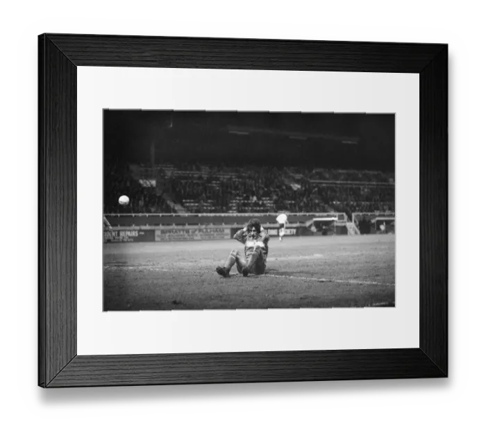 Framed Print : Fulham 0-0 Middlesbrough, Anglo Scottish Cup Final, 2nd Leg at Craven Cottage Framed Print : Fulham 0-0 Middlesbrough, Anglo Scottish Cup Final, 2nd Leg at Craven Cottage