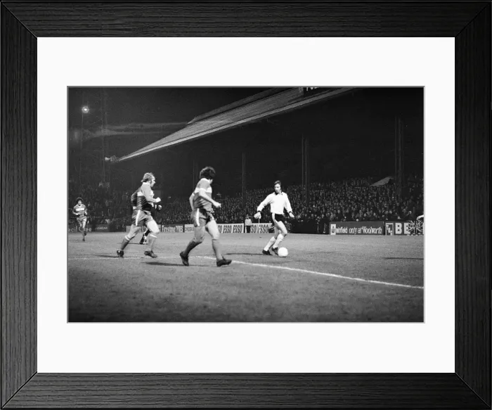 Framed Print : Fulham 0-0 Middlesbrough, Anglo Scottish Cup Final, 2nd Leg at Craven Cottage Framed Print : Fulham 0-0 Middlesbrough, Anglo Scottish Cup Final, 2nd Leg at Craven Cottage