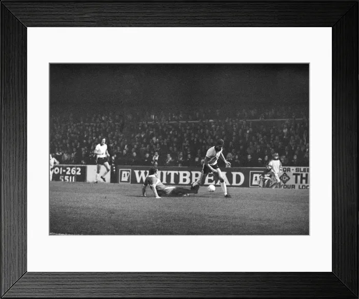 Framed Print : Fulham 0-0 Middlesbrough, Anglo Scottish Cup Final, 2nd Leg at Craven Cottage Framed Print : Fulham 0-0 Middlesbrough, Anglo Scottish Cup Final, 2nd Leg at Craven Cottage