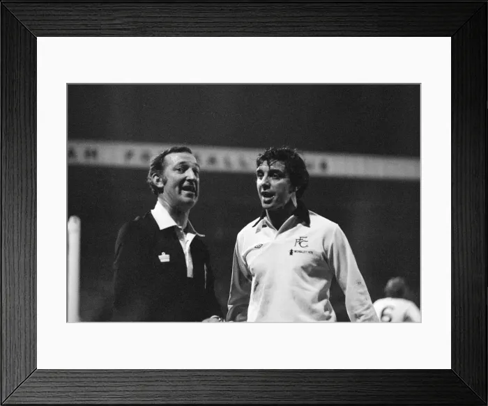 Framed Print : Fulham 0-0 Middlesbrough, Anglo Scottish Cup Final, 2nd Leg at Craven Cottage Framed Print : Fulham 0-0 Middlesbrough, Anglo Scottish Cup Final, 2nd Leg at Craven Cottage