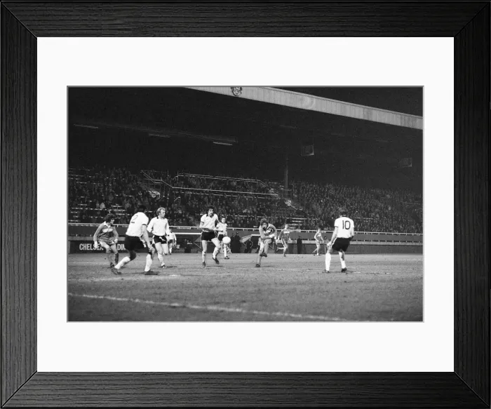Framed Print : Fulham 0-0 Middlesbrough, Anglo Scottish Cup Final, 2nd Leg at Craven Cottage Framed Print : Fulham 0-0 Middlesbrough, Anglo Scottish Cup Final, 2nd Leg at Craven Cottage
