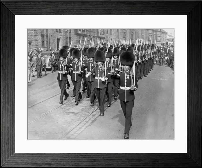 Framed Print : Crowds line the pavements as to watch the march of the Coldstream Guards from Fenham Framed Print : Crowds line the pavements as to watch the march of the Coldstream Guards from Fenham