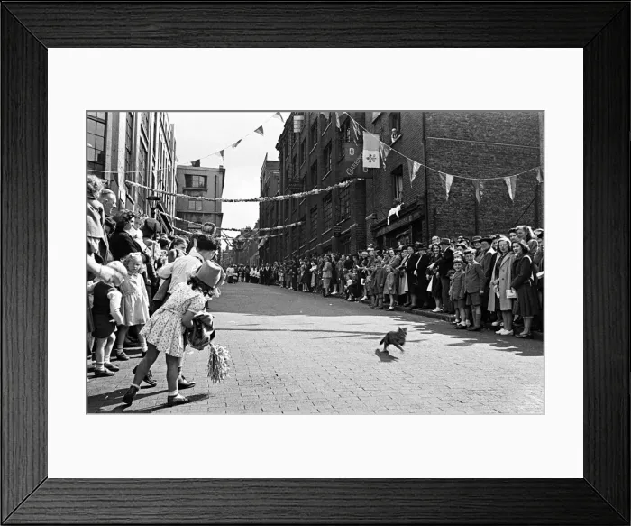 Framed Print : Italian Parade in Little Italy honouring Our Lady of Mount Carmel, Clerkenwell
