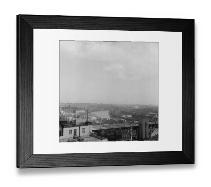 Framed Print : The Tyne Bridge spanning the River Tyne, North East England