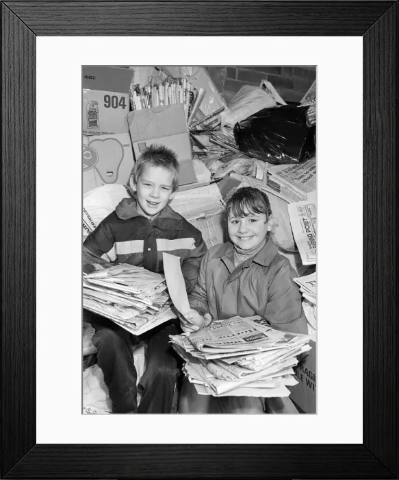 Framed Print : Pupils at Flockton First School, winners of 250 pounds first prize in a Competition Framed Print : Pupils at Flockton First School, winners of 250 pounds first prize in a Competition