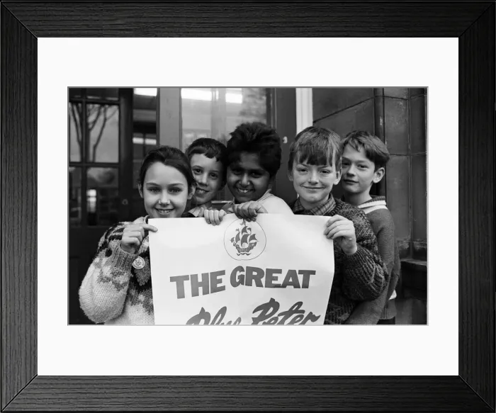 Framed Print : Paddock Junior, Infant and Nursery School, Class 11, organised a Bring Framed Print : Paddock Junior, Infant and Nursery School, Class 11, organised a Bring