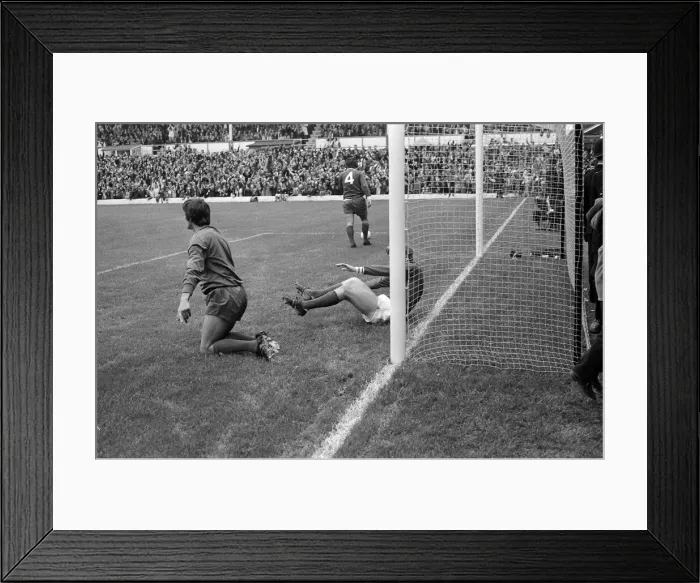 Framed Print : Leicester City 1-0 Liverpool, Charity Shield football match at Filbert Street Framed Print : Leicester City 1-0 Liverpool, Charity Shield football match at Filbert Street