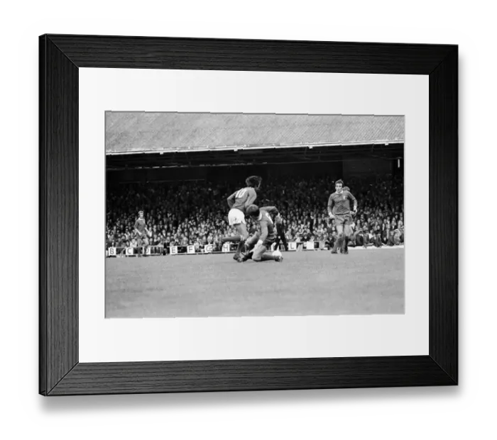 Framed Print : Leicester City 1-0 Liverpool, Charity Shield football match at Filbert Street