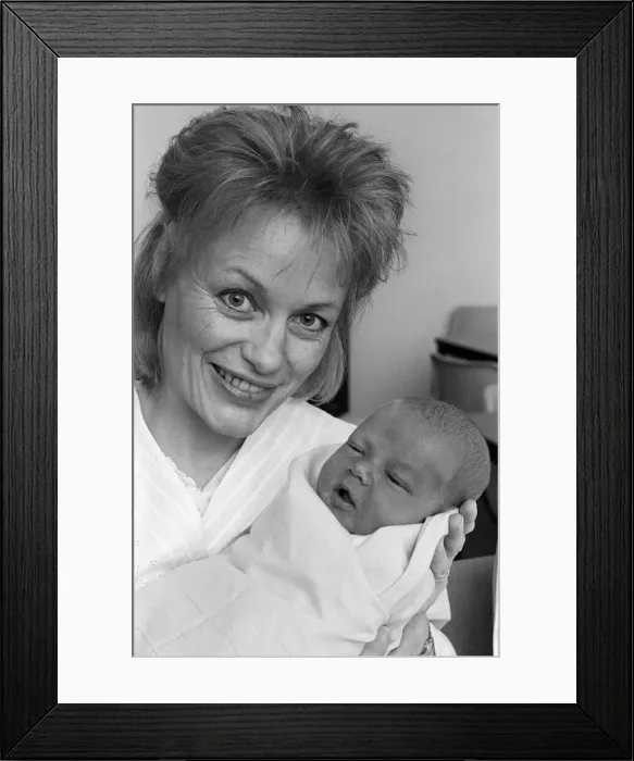 Framed Print : New Year Babies at Huddersfield Royal Infirmary, 2nd January 1989 Framed Print : New Year Babies at Huddersfield Royal Infirmary, 2nd January 1989