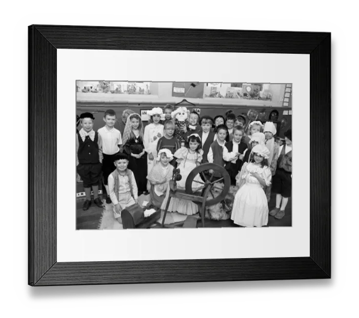 Framed Print : Helme CE School steps back to Tudor times. 28th November 1991