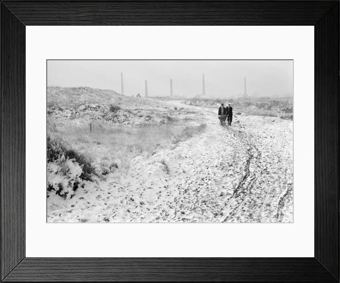 Framed Print : Scavenging for Coal, Hednesford, Staffordshire, Monday 31st January 1972 Framed Print : Scavenging for Coal, Hednesford, Staffordshire, Monday 31st January 1972