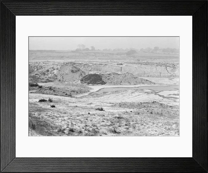 Framed Print : Scavenging for Coal, Hednesford, Staffordshire, Monday 31st January 1972